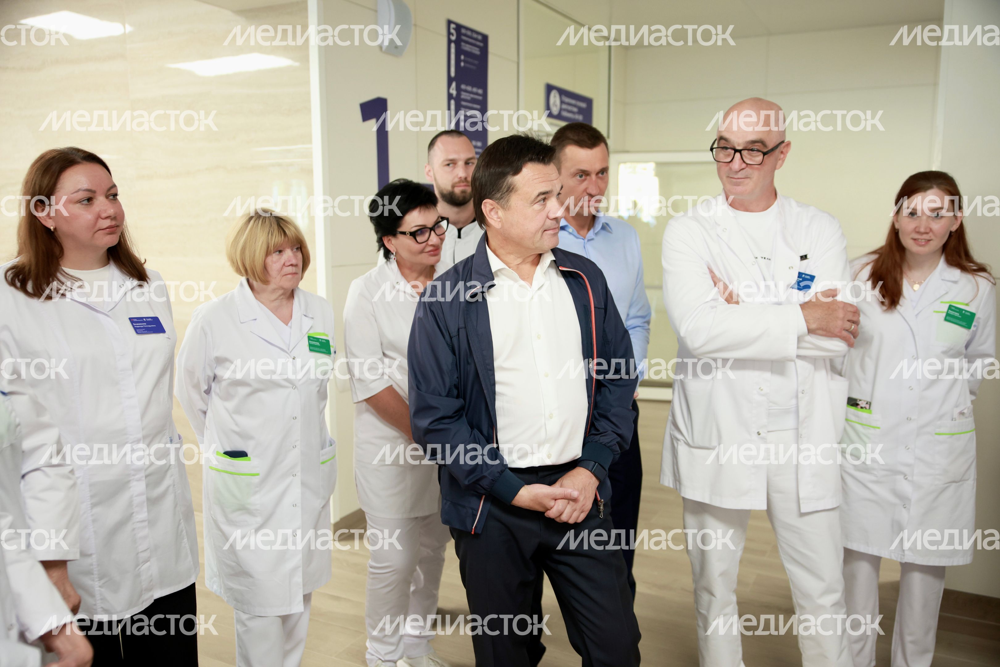 Андрей Воробьев пообщался с медицинским персоналом и пациентами новой комплексной поликлиники в Королёве Андрей Воробьев пообщался с медицинским персоналом и пациентами новой комплексной поликлиники в Королёве