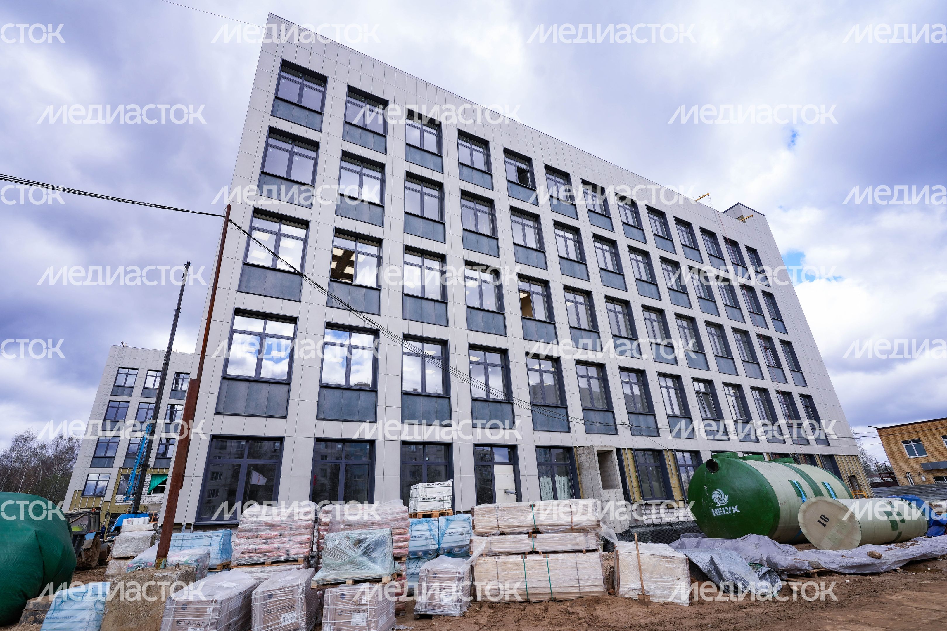 В Лобне продолжается строительство нового здания поликлиники №1