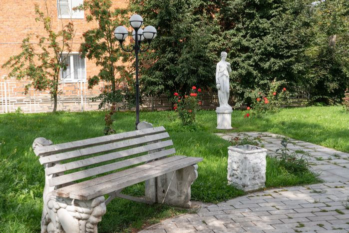 Сквер «Вернисаж» в Лотошино