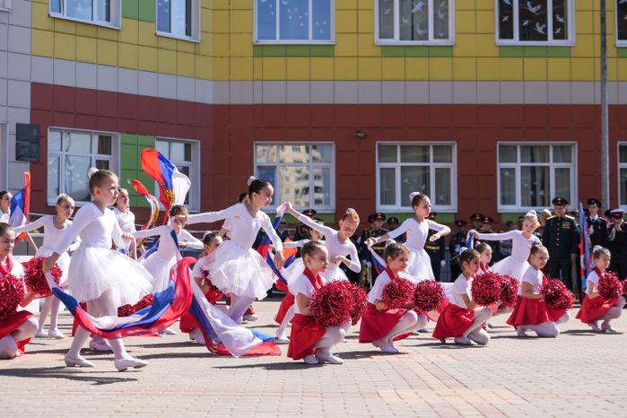 Последний звонок в Наро-Фоминской СОШ №4 имени генерал-майора В.В. Завадского