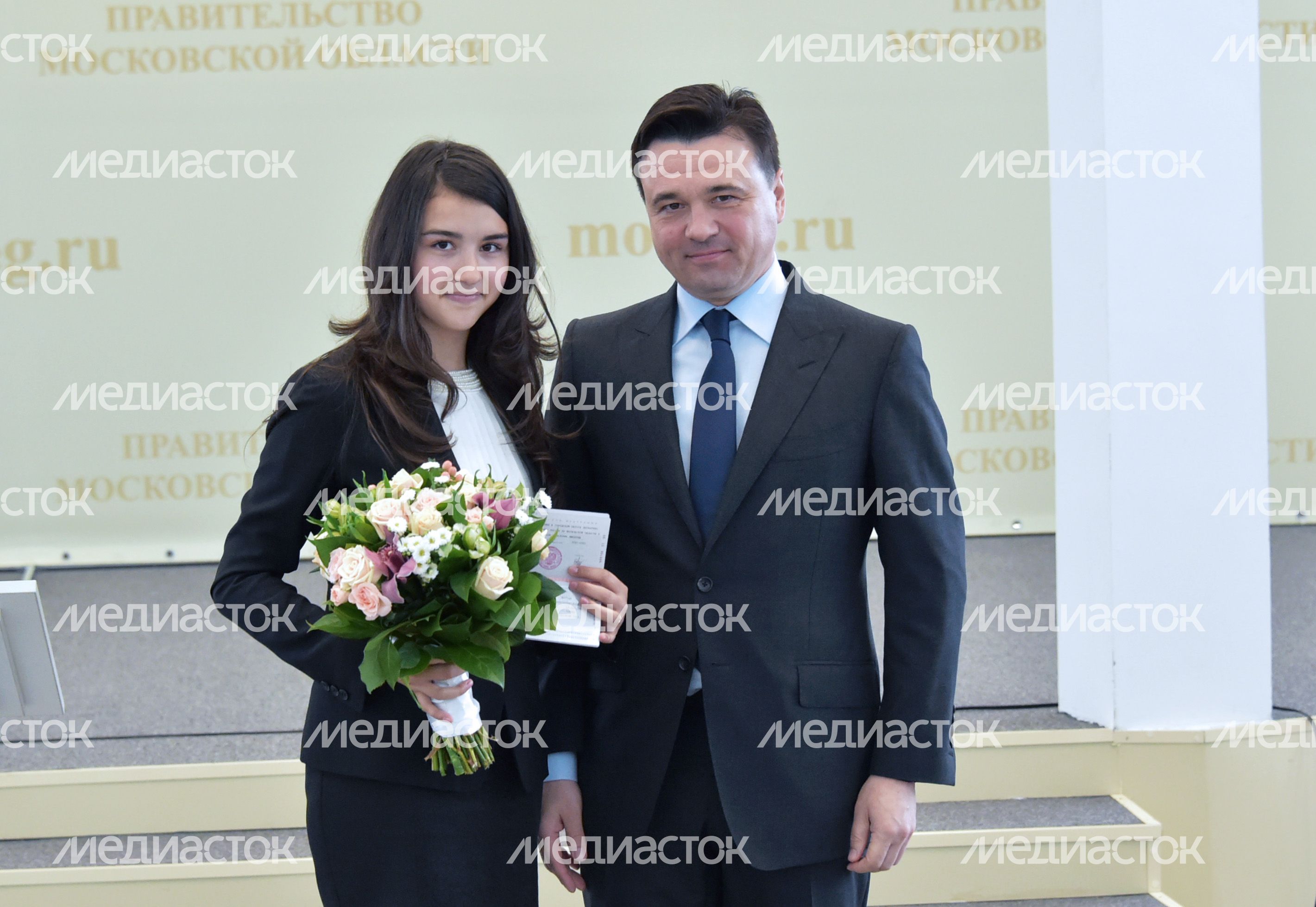 А. Воробьев поздравил жителей Подмосковья с наступающим Днем России