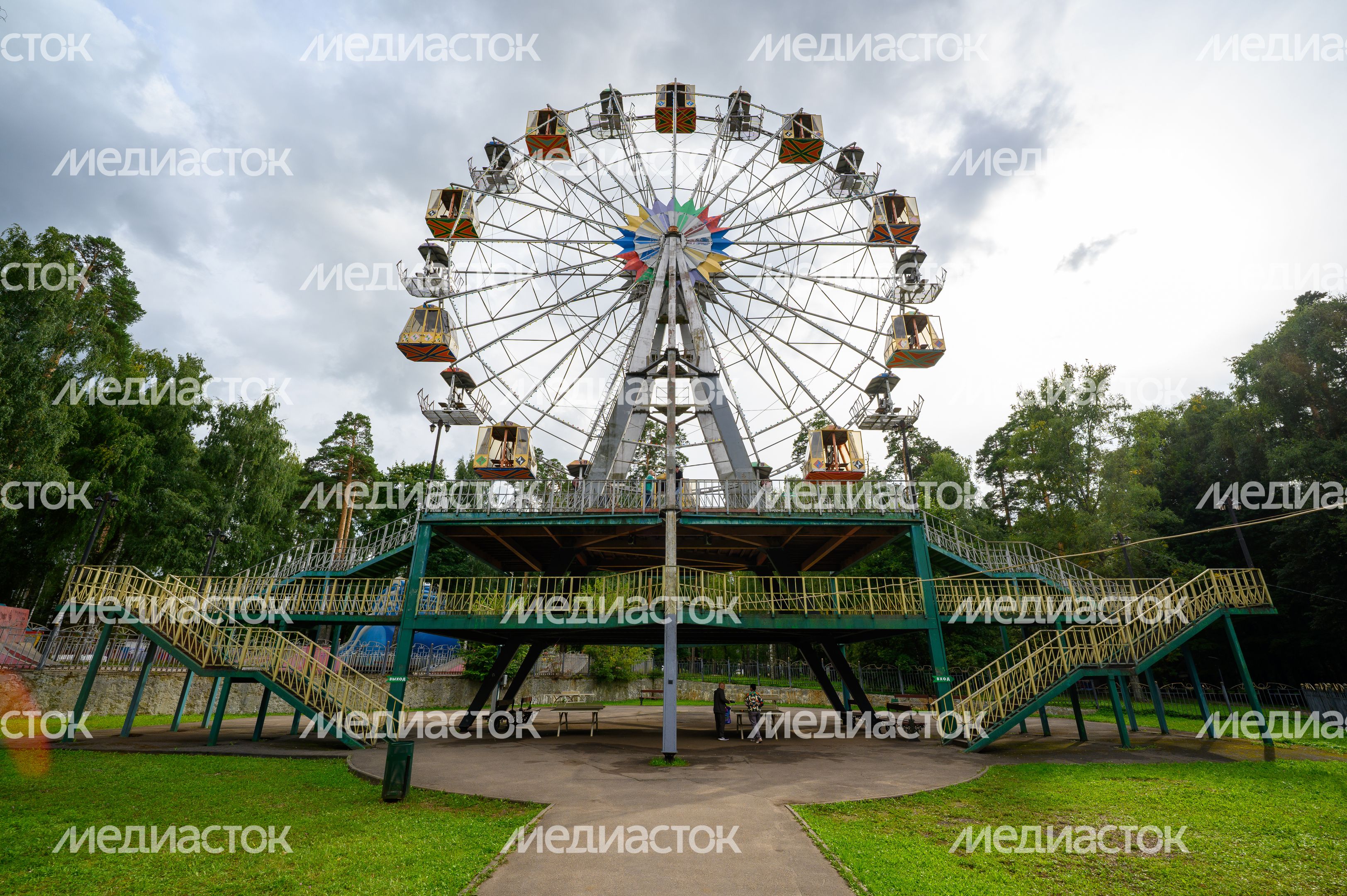 Аттракционы в Центральном парке культуры и отдыха в Ногинске Богородского округа