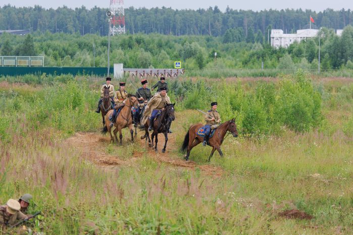 Эпизод Курской битвы под Прохоровкой на военно-исторической реконструкции в Центральном парке «Патриот»