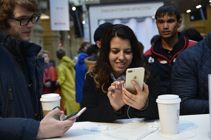 Старт продаж iPhone 7 и iPhone 7 Plus в ГУМе