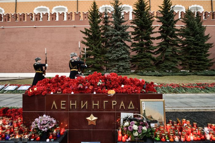 Траурный митинг памяти 11 жертв теракта в Санкт-Петербурге