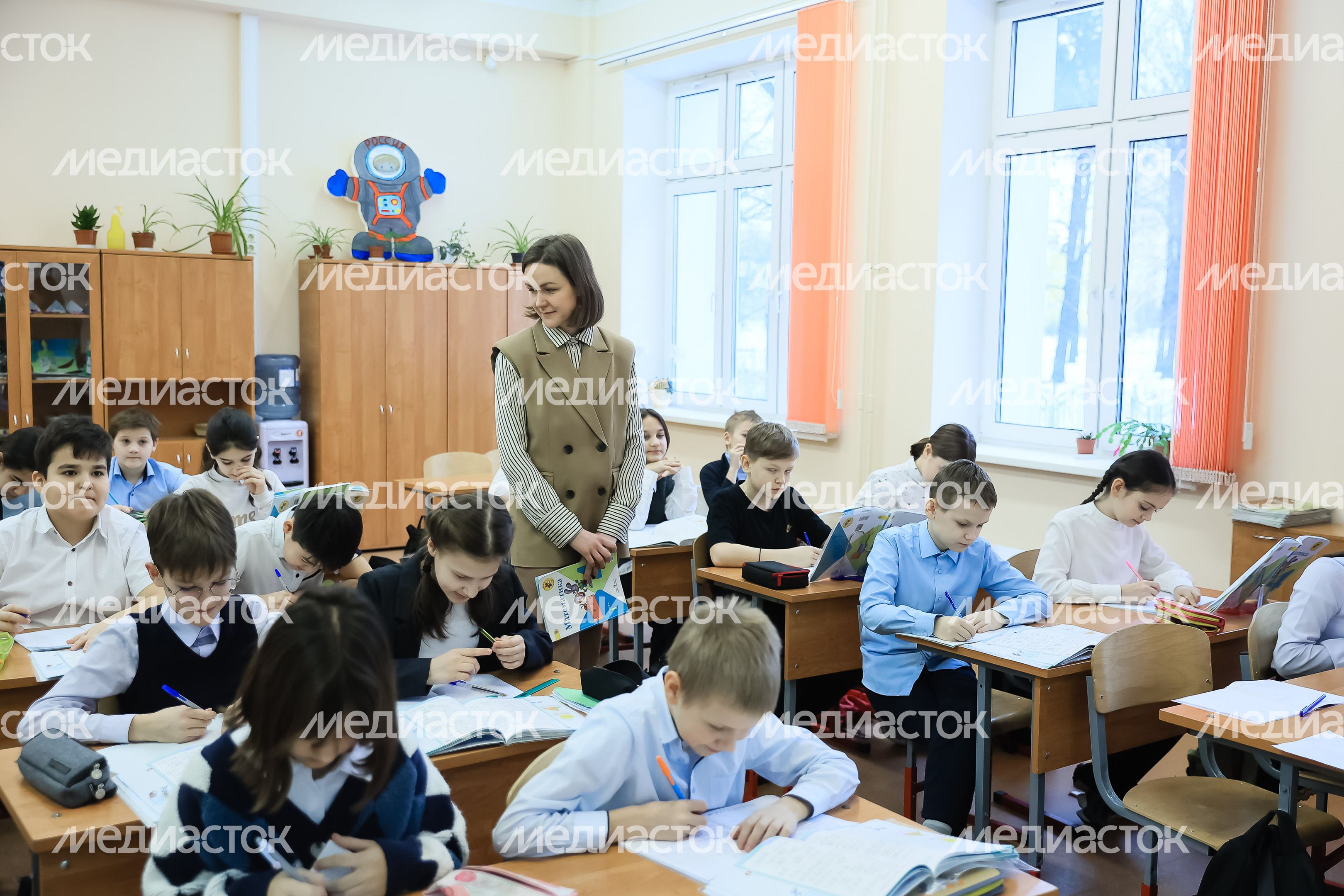 Встреча Губернатора Подмосковья со школьниками из Балашихи, чьи близкие находятся в зоне СВО