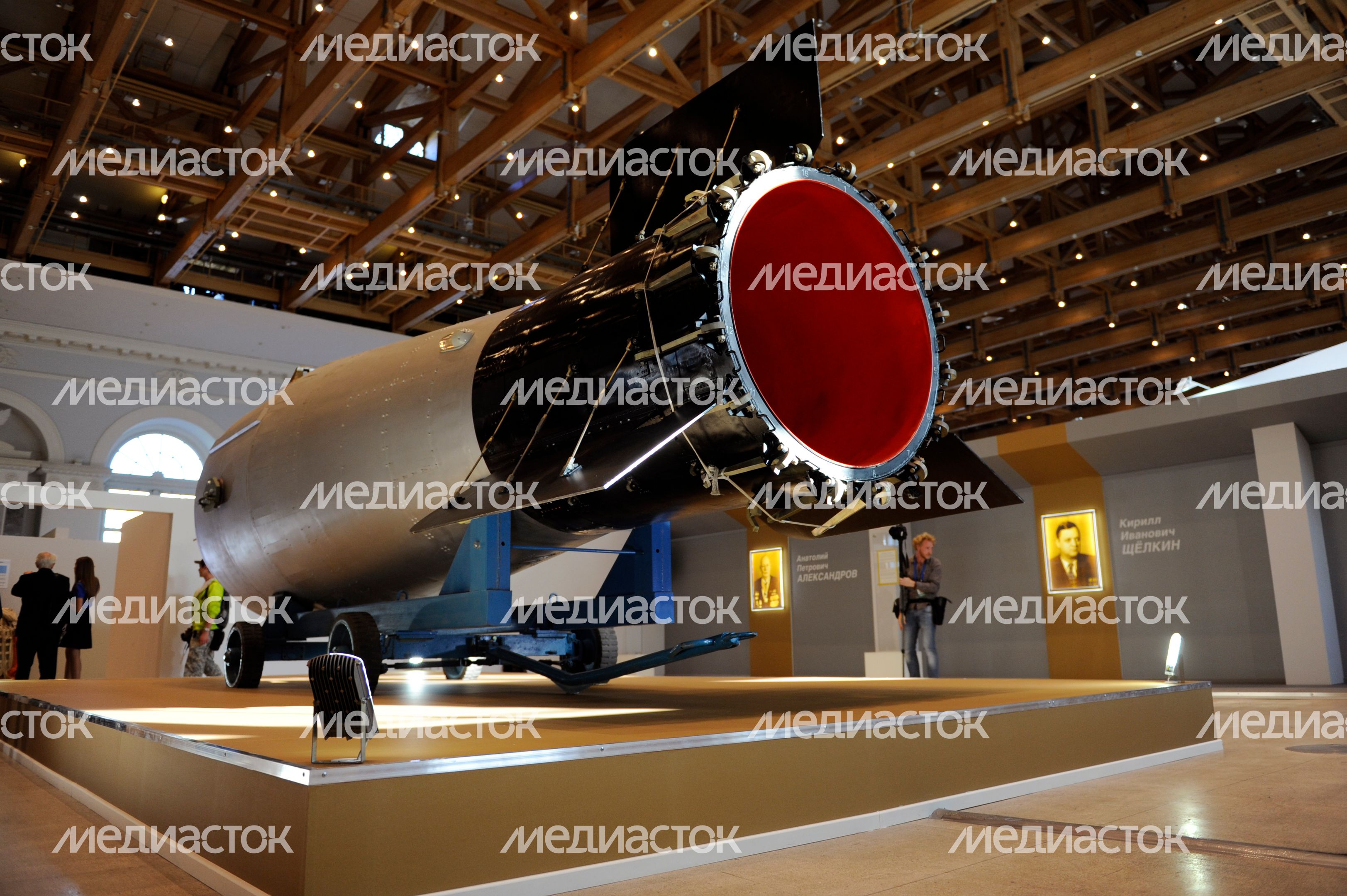 Выставка «70 лет атомной отрасли. Цепная реакция успеха» в Москве Выставка «70 лет атомной отрасли. Цепная реакция успеха» в Москве