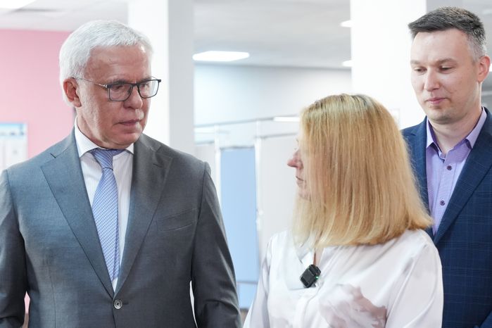 Вячеслав Фетисов поздравил с Днем знаний учащихся и педагогов школы им. Героя России Александра Монетова в Подольске