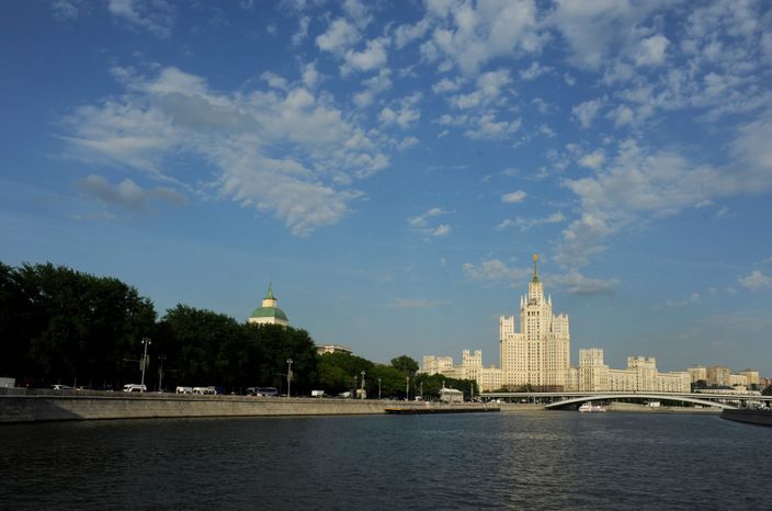 Жилой дом на Котельнической набережной в Москве