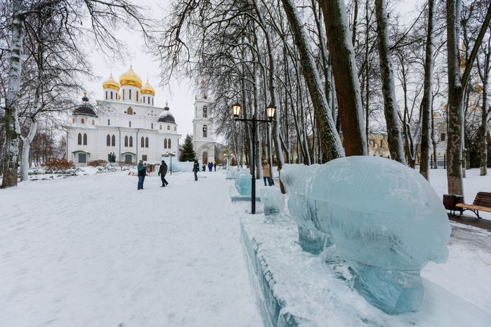 Ледяной городок на Исторической площади в Дмитрове