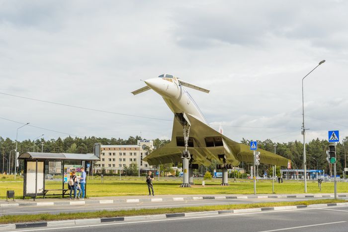 Памятник Ту-144