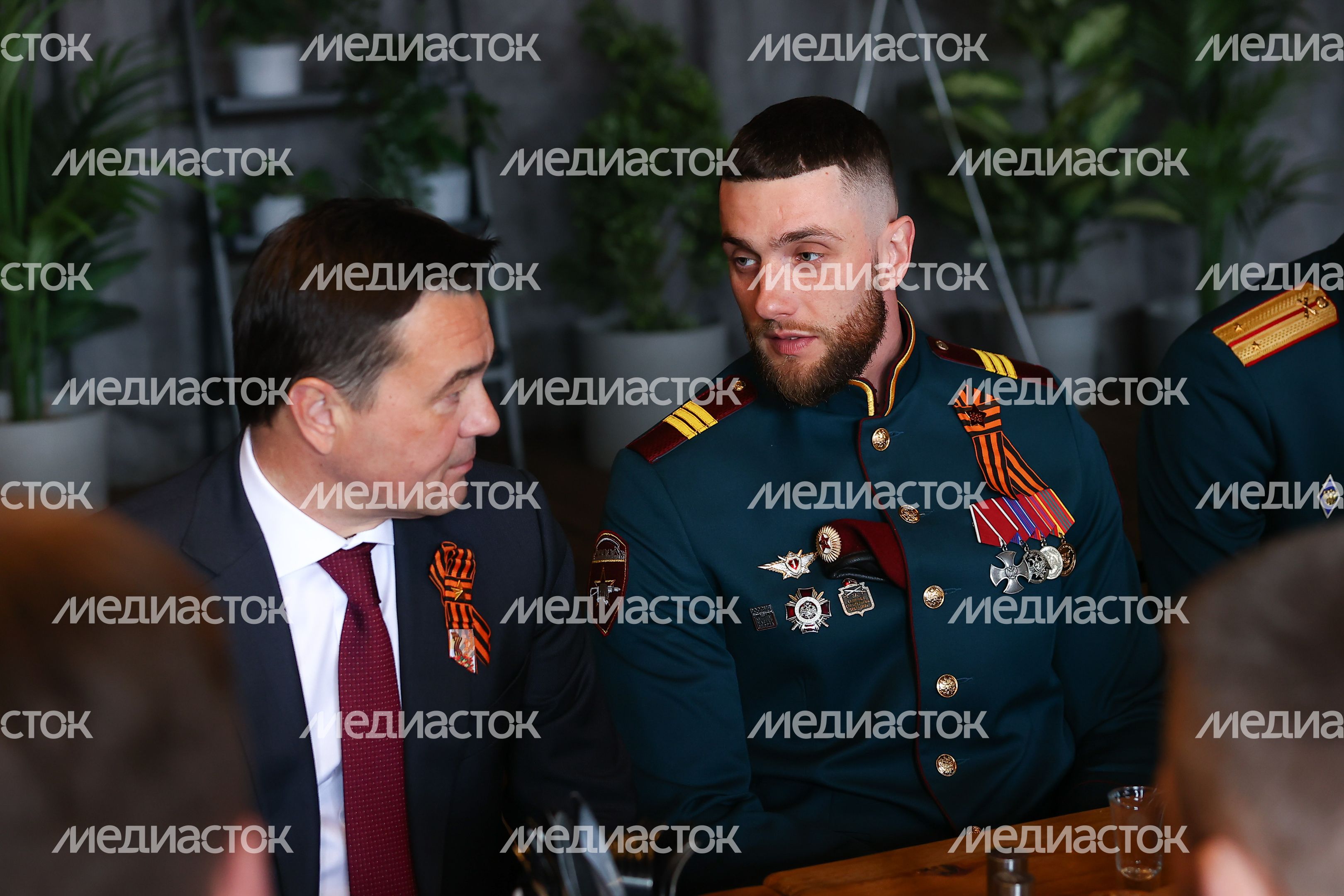 Возложение губернатором венка к Могиле Неизвестного Солдата