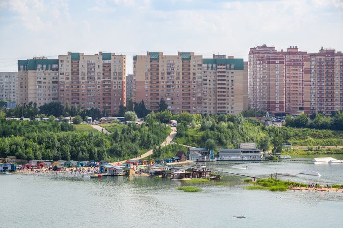 Большой Дзержинский карьер летом