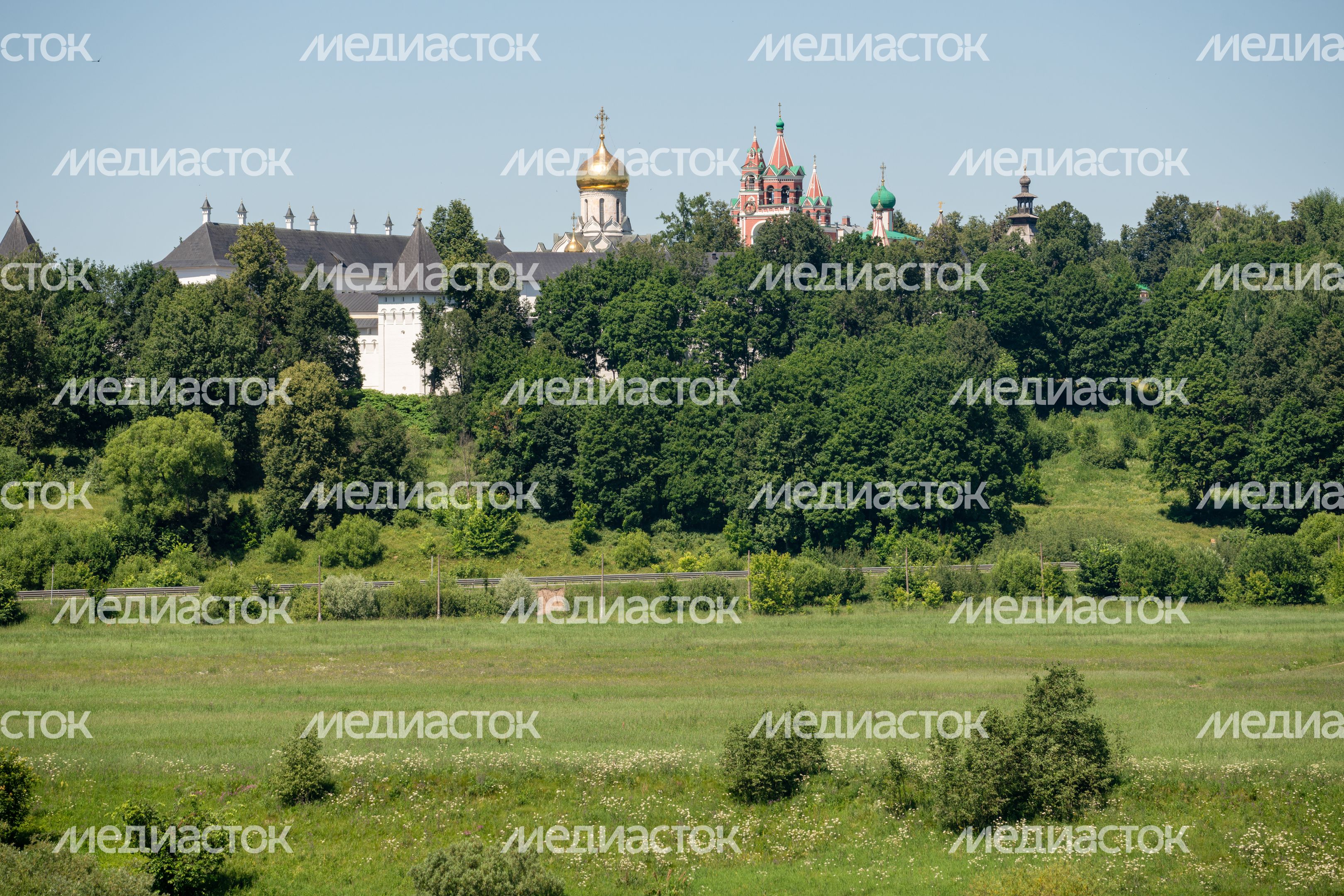 Смотровая площадка на Мясиной горе в Звенигороде Смотровая площадка на Мясиной горе в Звенигороде