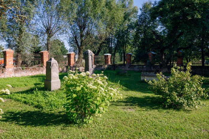 Домодедово. Церковь Архангела Михаила в Михайловском