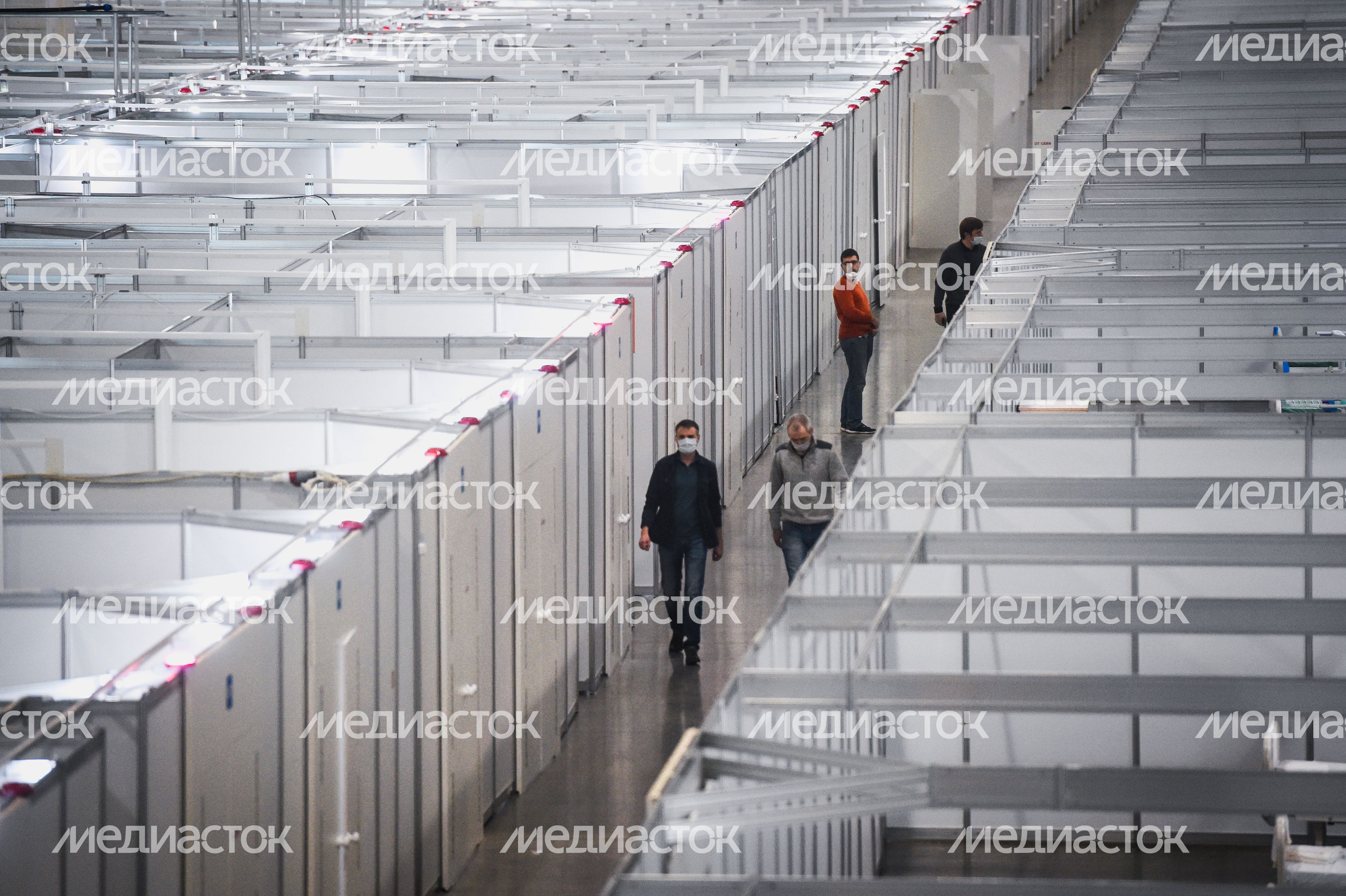 Госпиталь для пациентов с коронавирусом в «Крокус Экспо»
