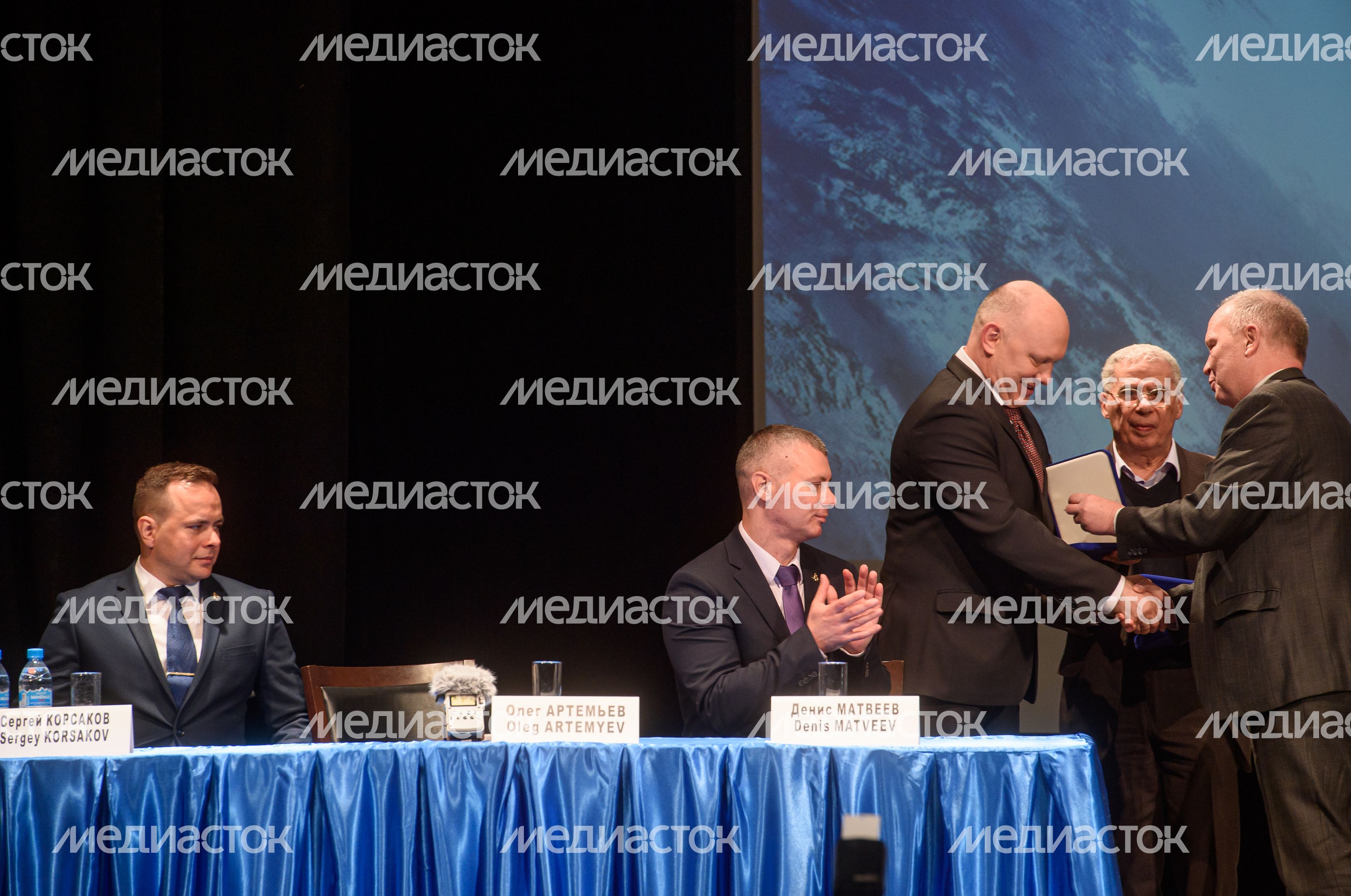 Торжественная встреча космонавтов и астронавтов 67-й длительной экспедиции на МКС