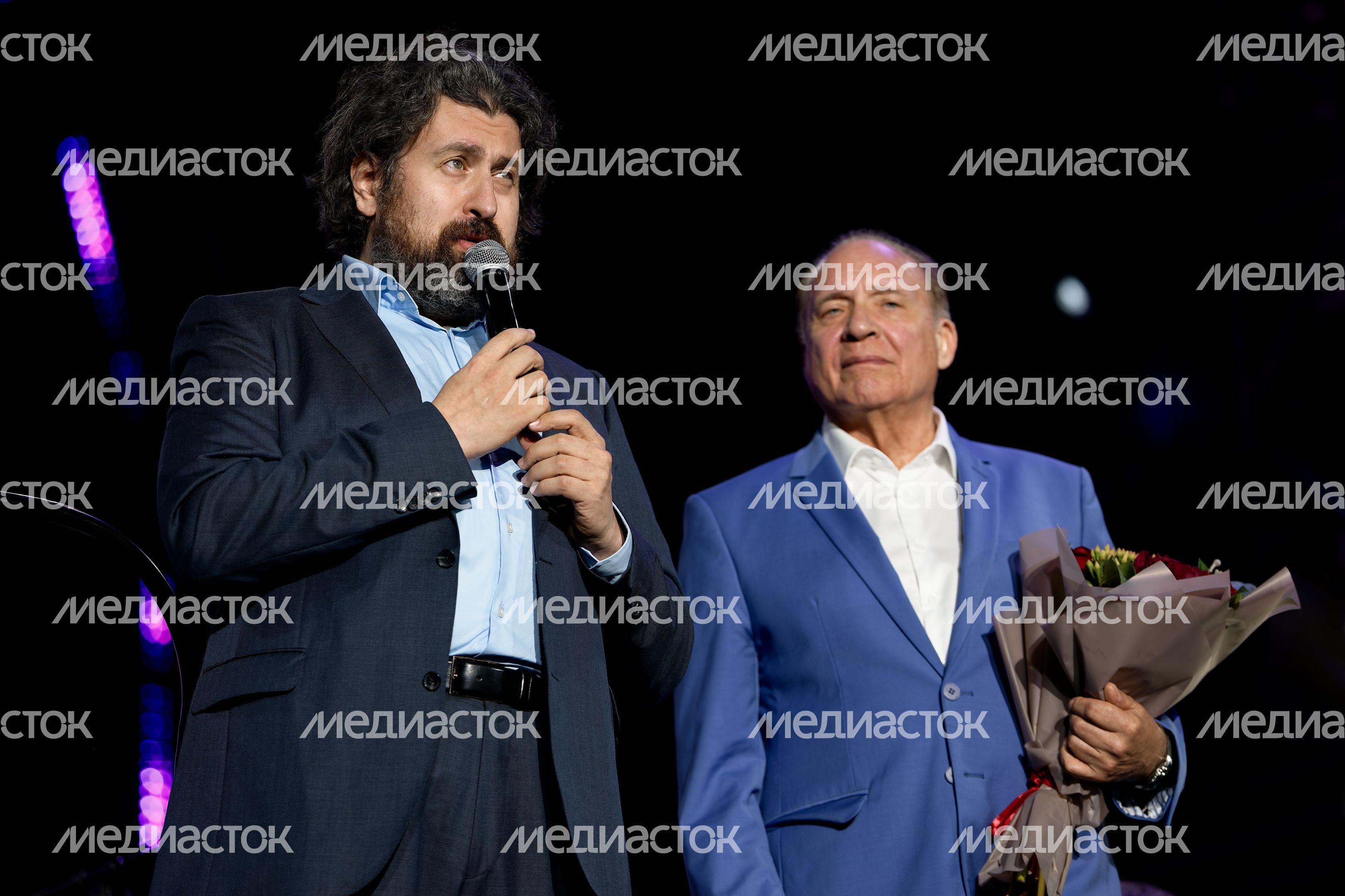 Дмитрий Юровский и Максим Дунаевский на сцене фестиваля «Лето. Музыка. Музей» в Истре Дмитрий Юровский и Максим Дунаевский на сцене фестиваля «Лето. Музыка. Музей» в Истре
