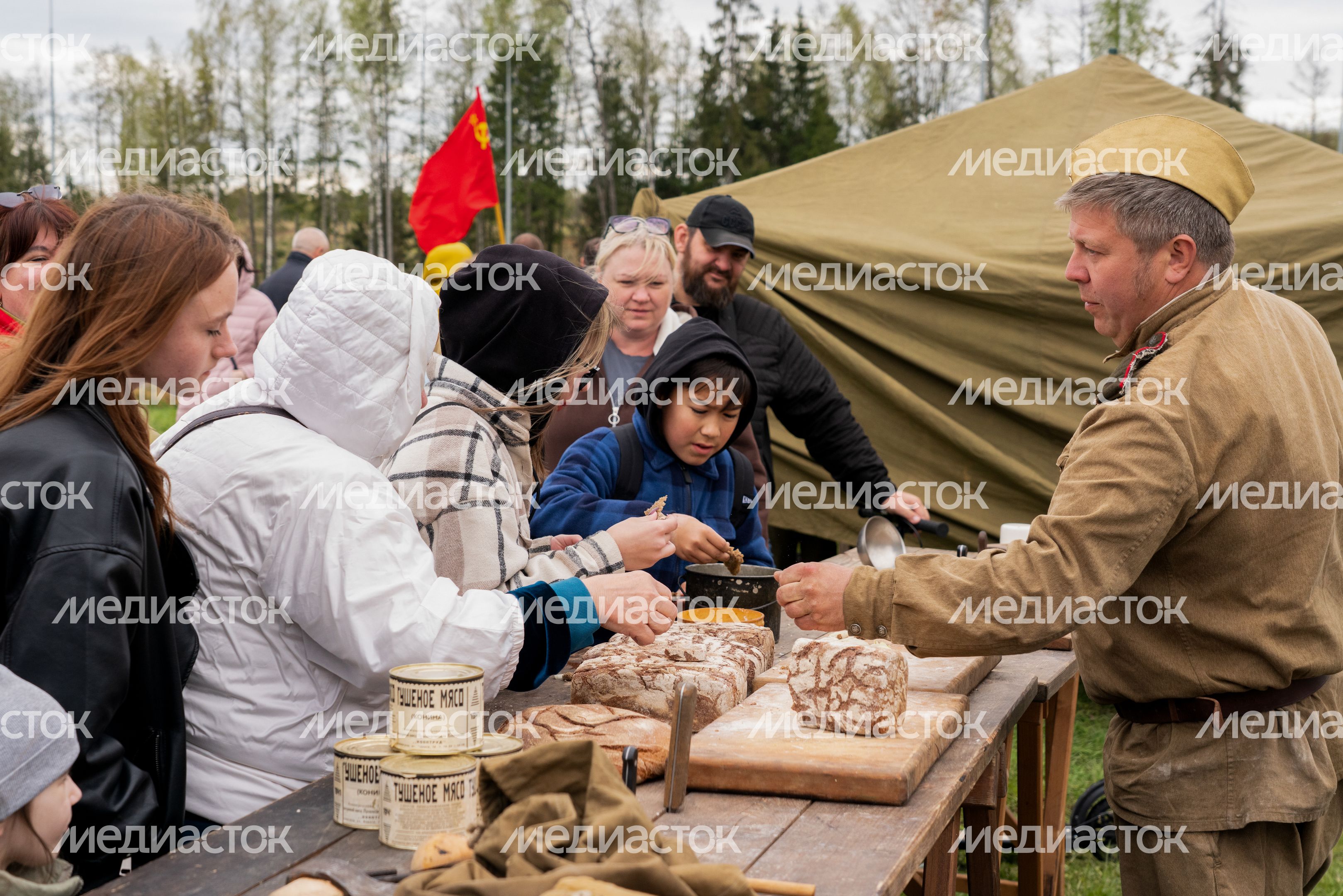 Военно-историческая реконструкция «Штурм Кенигсберга» в День Победы в парке «Патриот» Одинцовского округа Военно-историческая реконструкция «Штурм Кенигсберга» в День Победы в парке «Патриот» Одинцовского округа