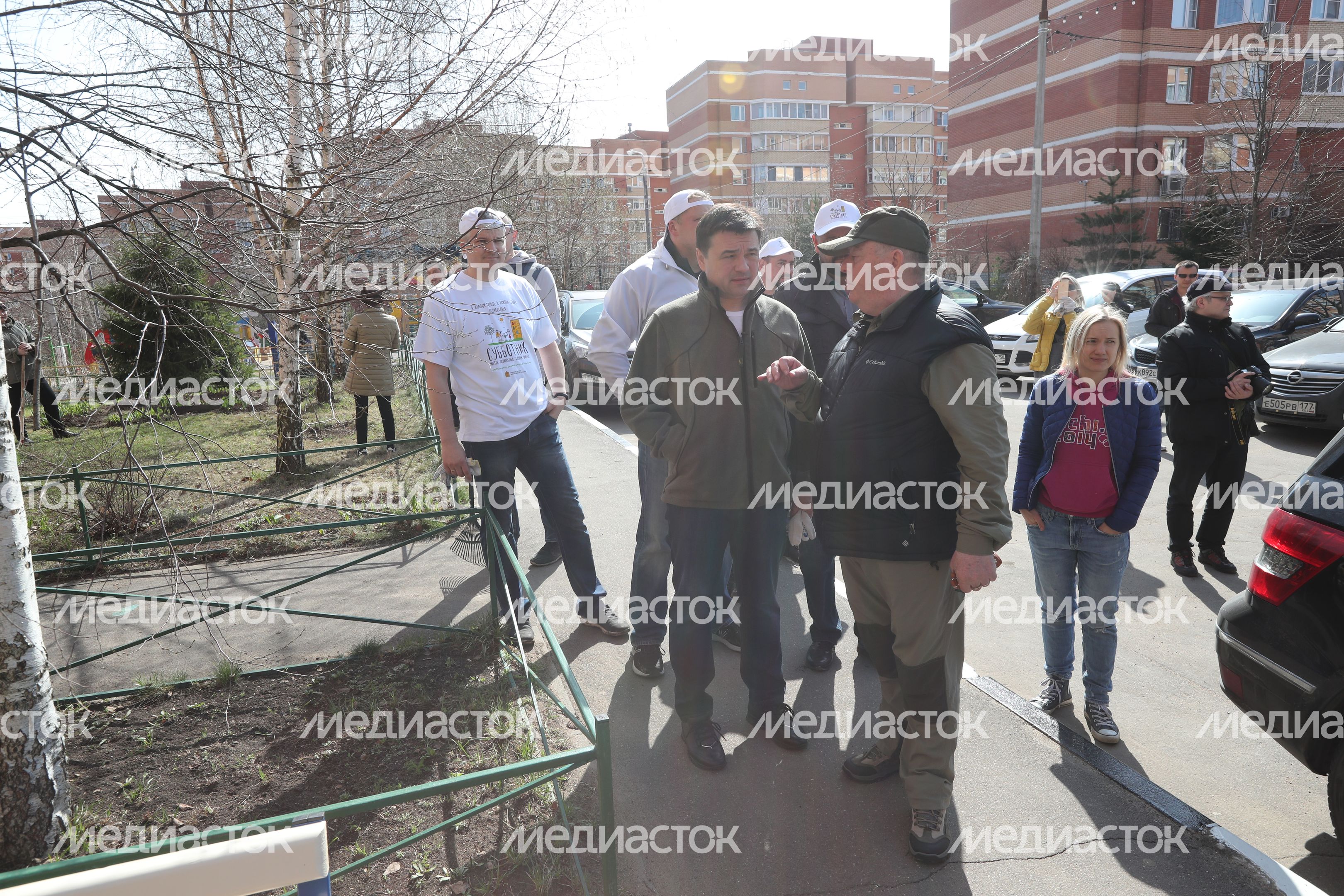 Воробьев принял участие в субботнике в Красногорске