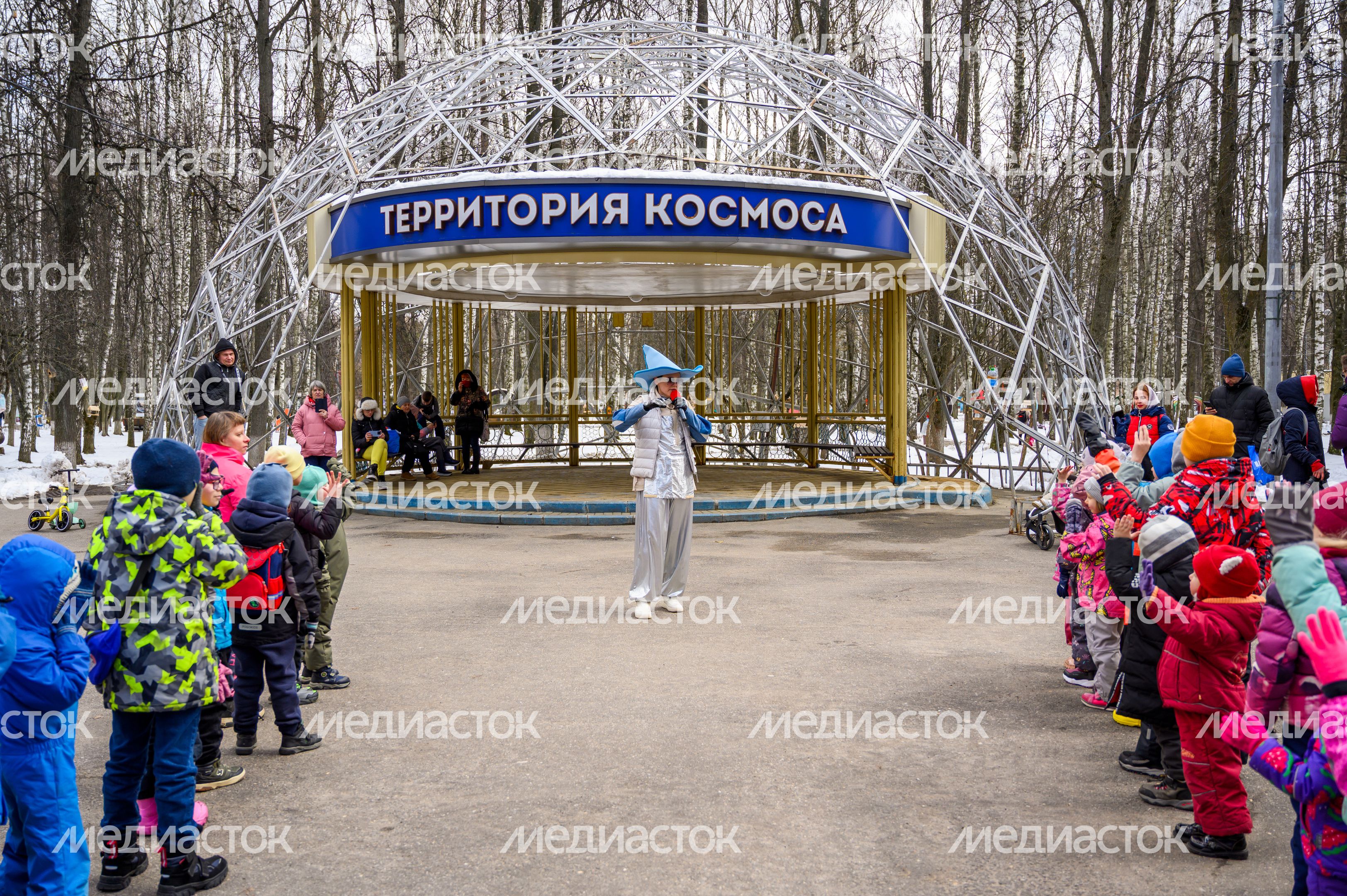 Фестиваль космических чудес в Центральном городском парке Королева Фестиваль космических чудес в Центральном городском парке Королева