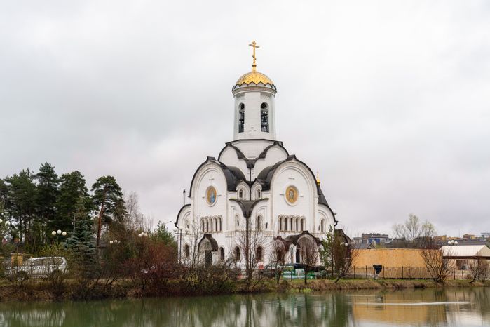 Елисаветинский храм в поселке Опалиха Красногорска