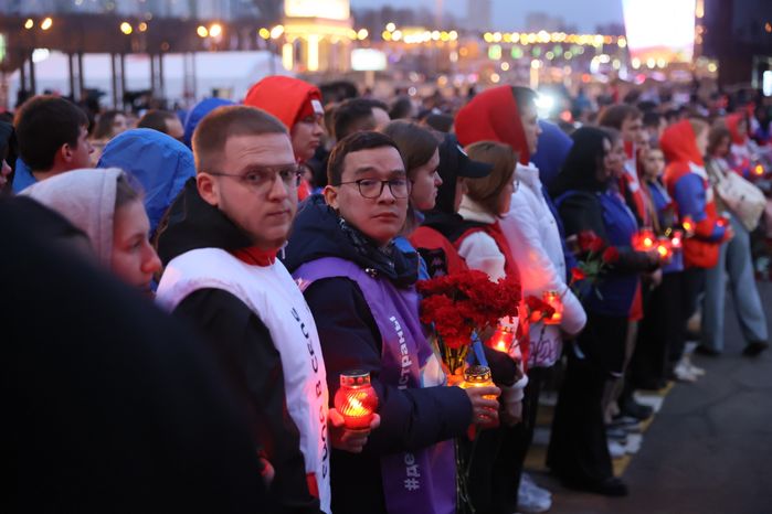 Акция памяти "Журавли" прошла на девятый день после теракта в "Крокус Сити Холле"