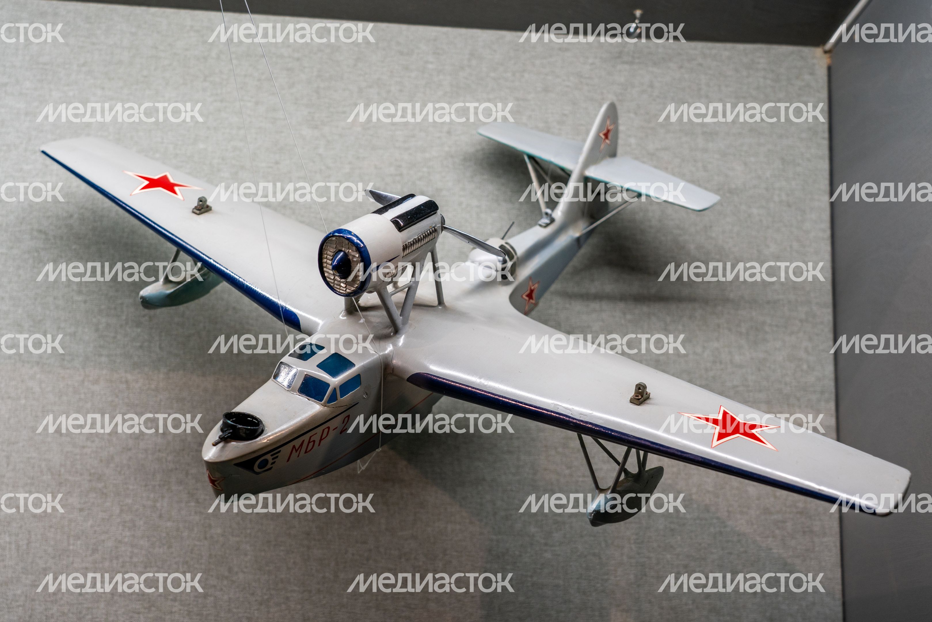 Экспонат выставки «Героическая эпопея», посвященной советской авиации 1920-1930-х гг., в музее «Горки Ленинские»