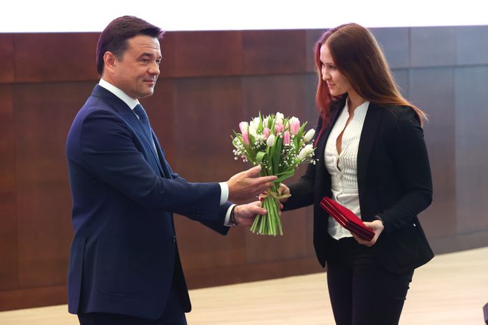 Поздравление Губернатором Подмосковья жительниц региона с Международным женским днем