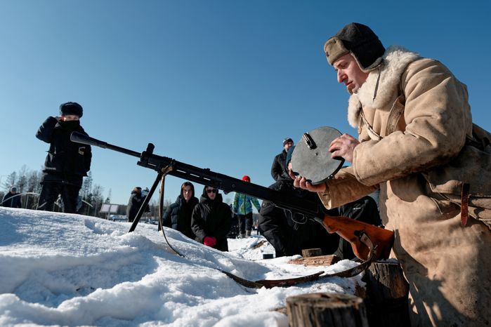 Военно-историческая реконструкция битвы за Сталинград у храма ВС РФ в Кубинке