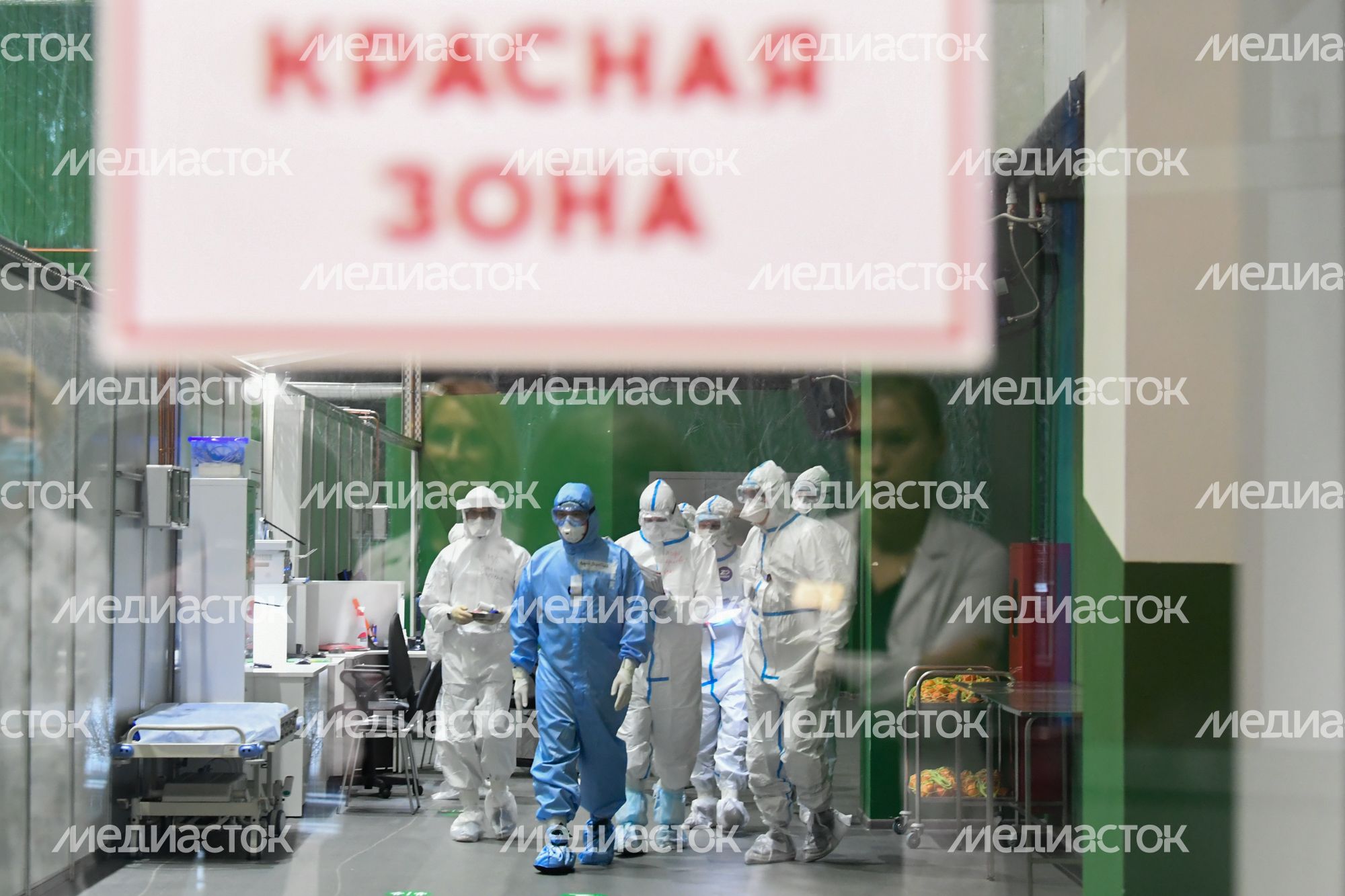 Проверка губернатором Подмосковья работы временного инфекционного корпуса Химкинской областной больницы