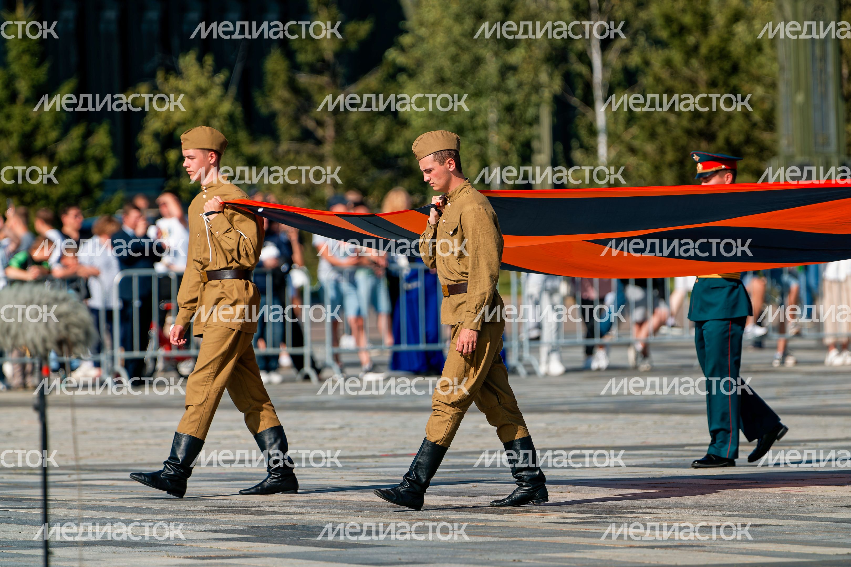 Лучшие военные оркестры силовых ведомств мира на военно-музыкальном фестивале «Спасская башня» у Главного храма ВС РФ