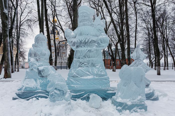 Ледяной городок на Исторической площади в Дмитрове
