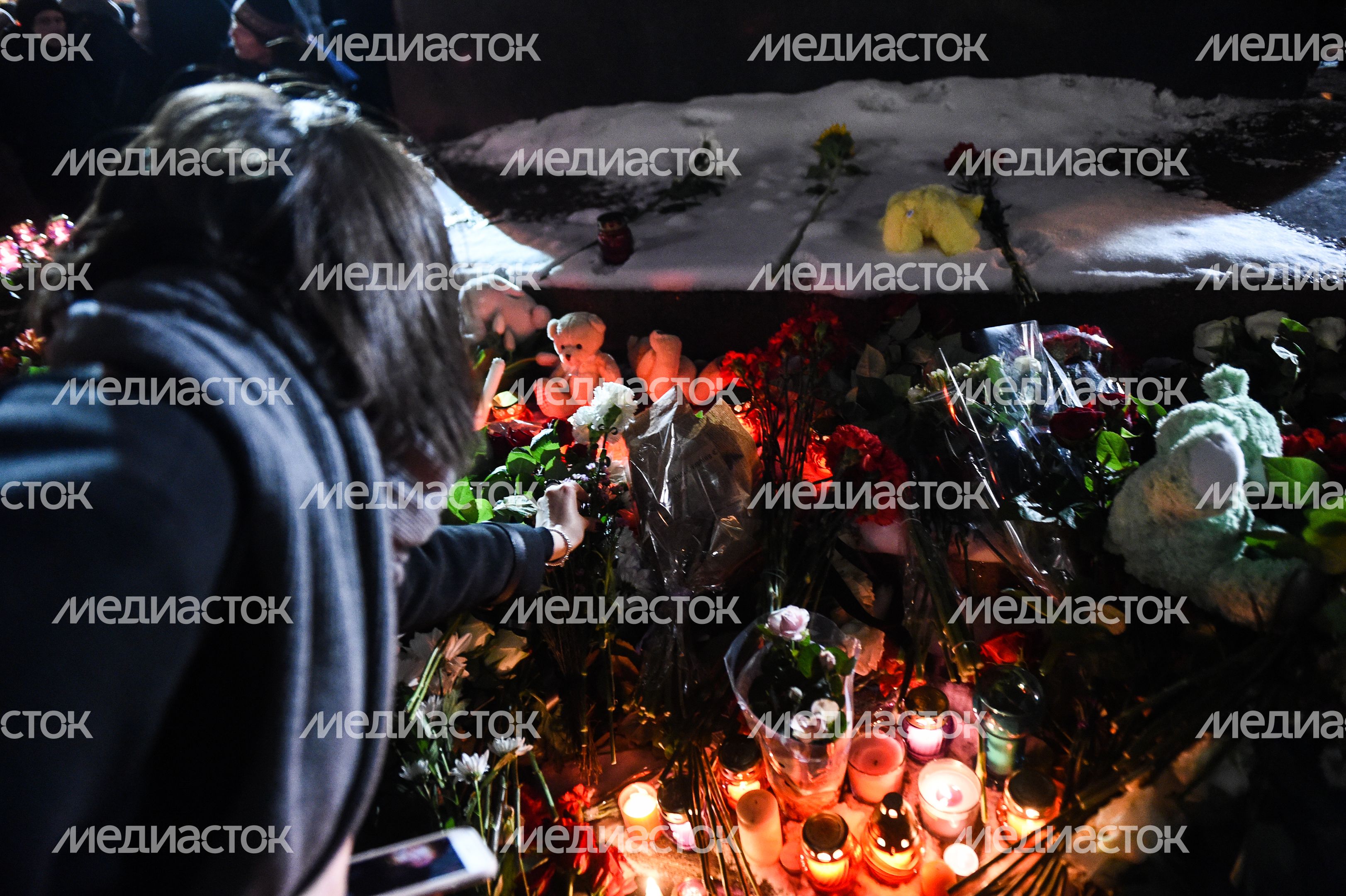 Акция в память о погибших в Кемерове на Пушкинской площади в Москве Акция в память о погибших в Кемерове на Пушкинской площади в Москве