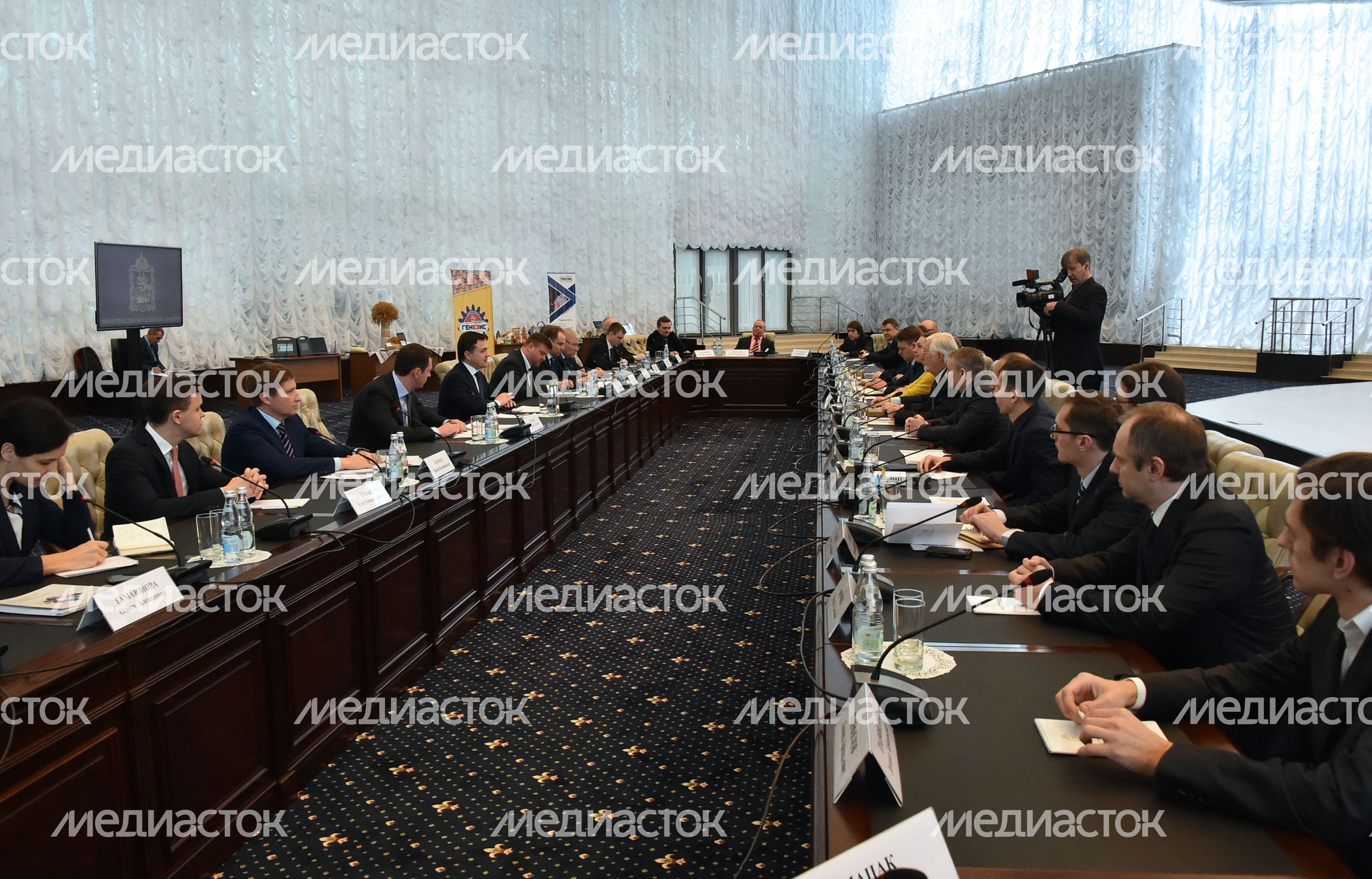 Губернатор провел встречу с учеными Подмосковья