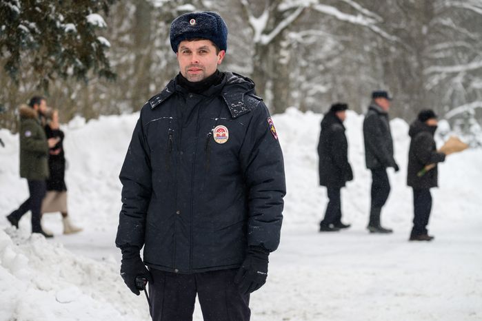 Полицейские охраняли общественный порядок на торжественной встрече космонавтов экипажа МКС-73
