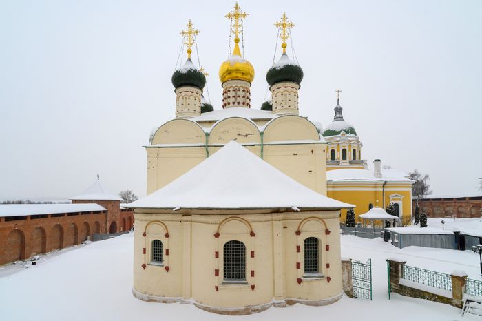 Никольский собор на территории Зарайского кремля зимой