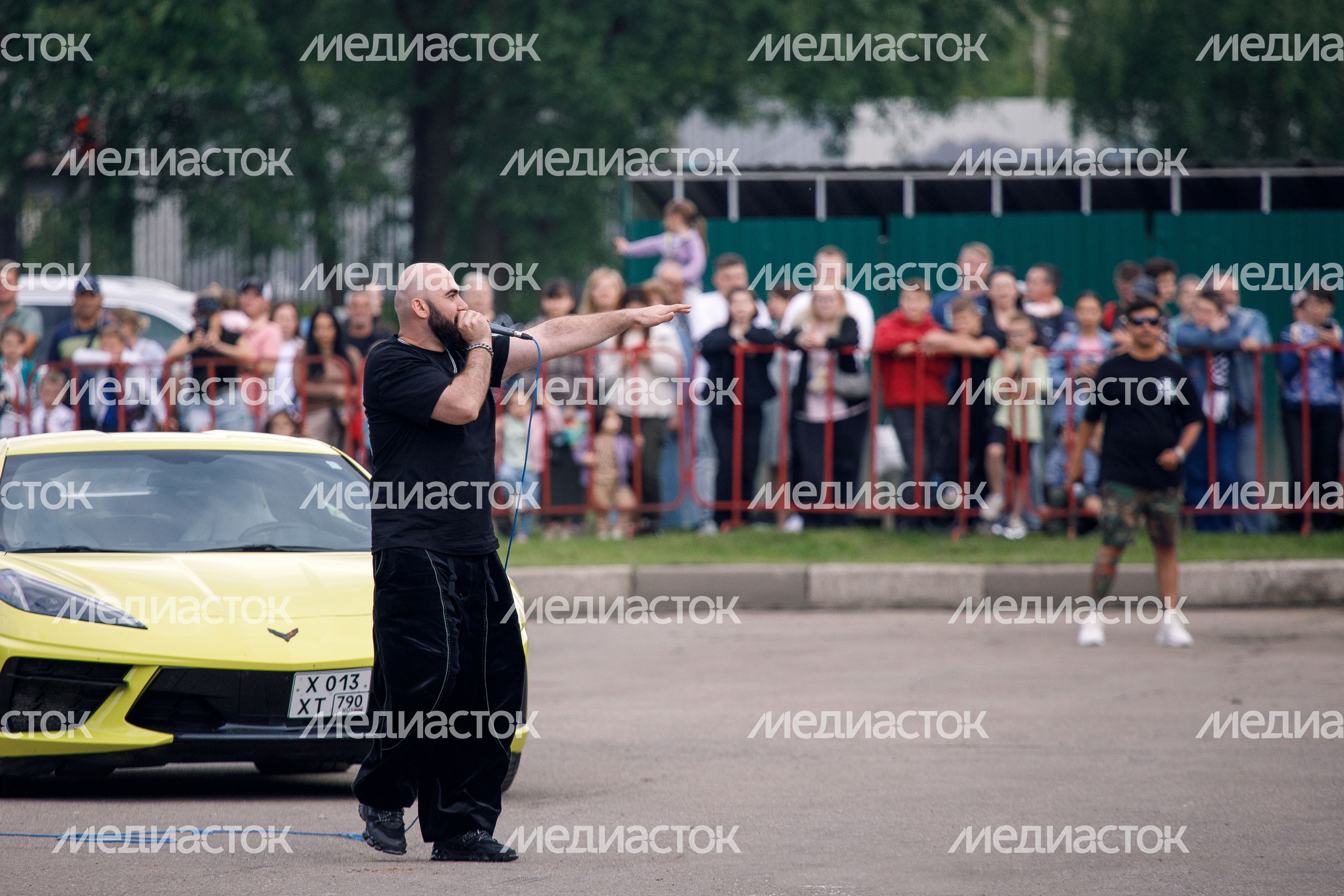 Чемпион мира по битбоксу Вахтанг на шоу команды мотофристайла FMX13 в Лобне