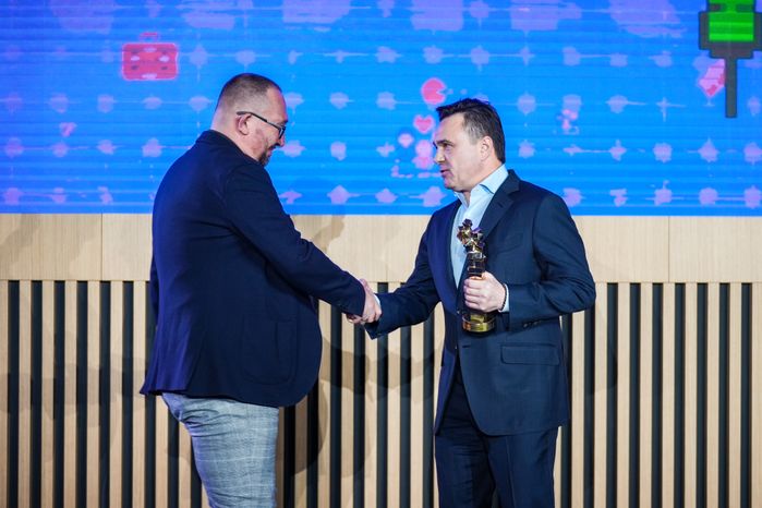 Андрей Воробьёв наградил победителей премии "Золотой пиксель"