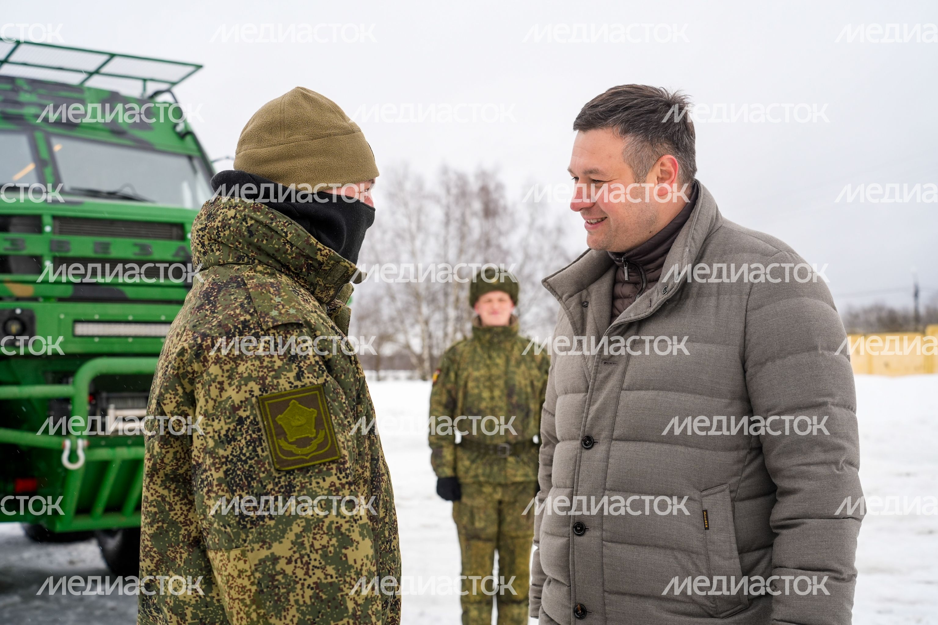 Бойцам СВО из Подмосковья передали медицинский вездеход-амфибию "Звезда"