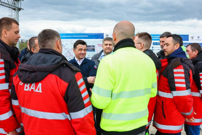 Губернатор проверил ход работ на участке трассы М-8 «Холмогоры» в Пушкинском г.о.