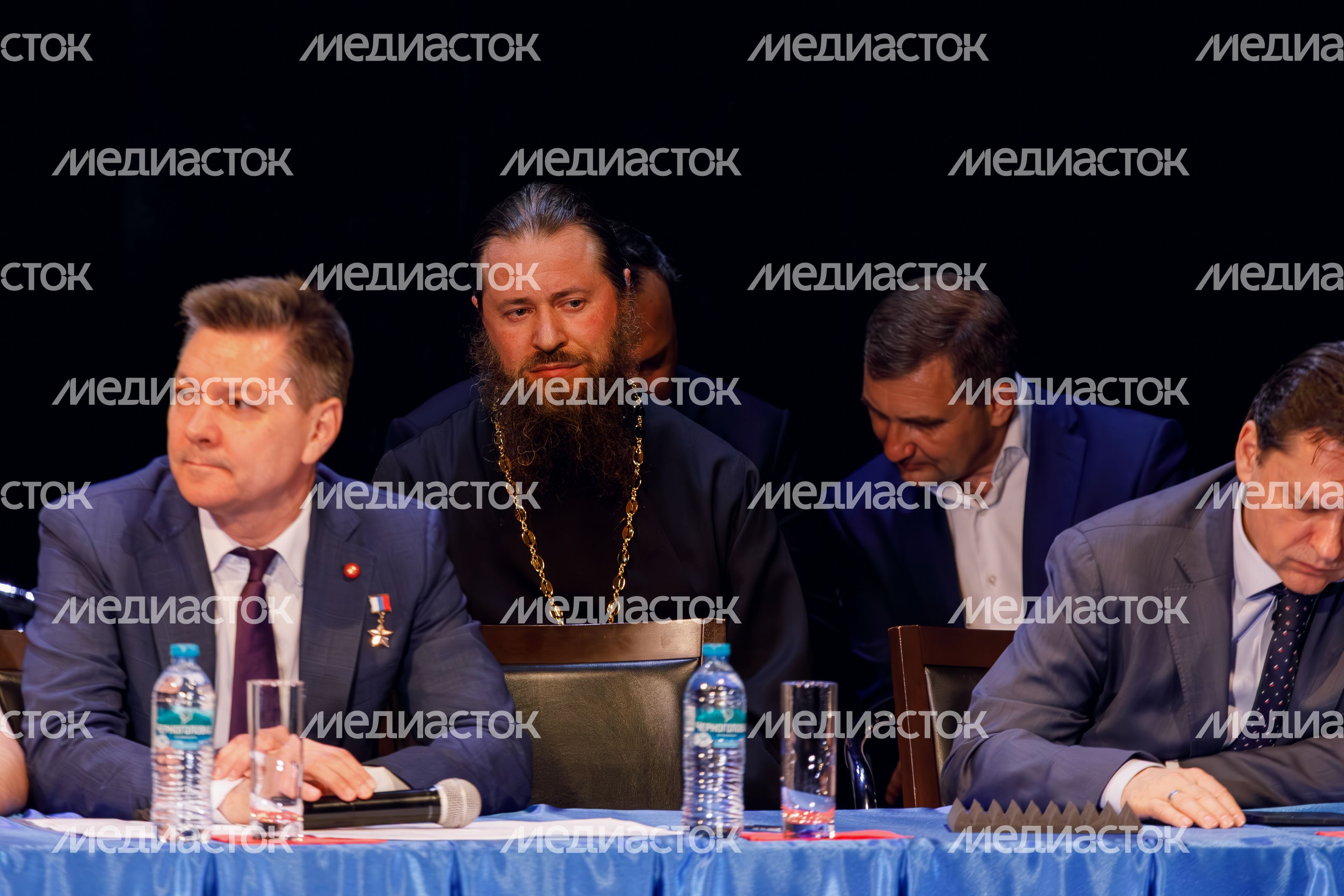Торжественное собрание в честь возвращения космонавтов в Доме космонавтов Звездного городка Торжественное собрание в честь возвращения космонавтов в Доме космонавтов Звездного городка