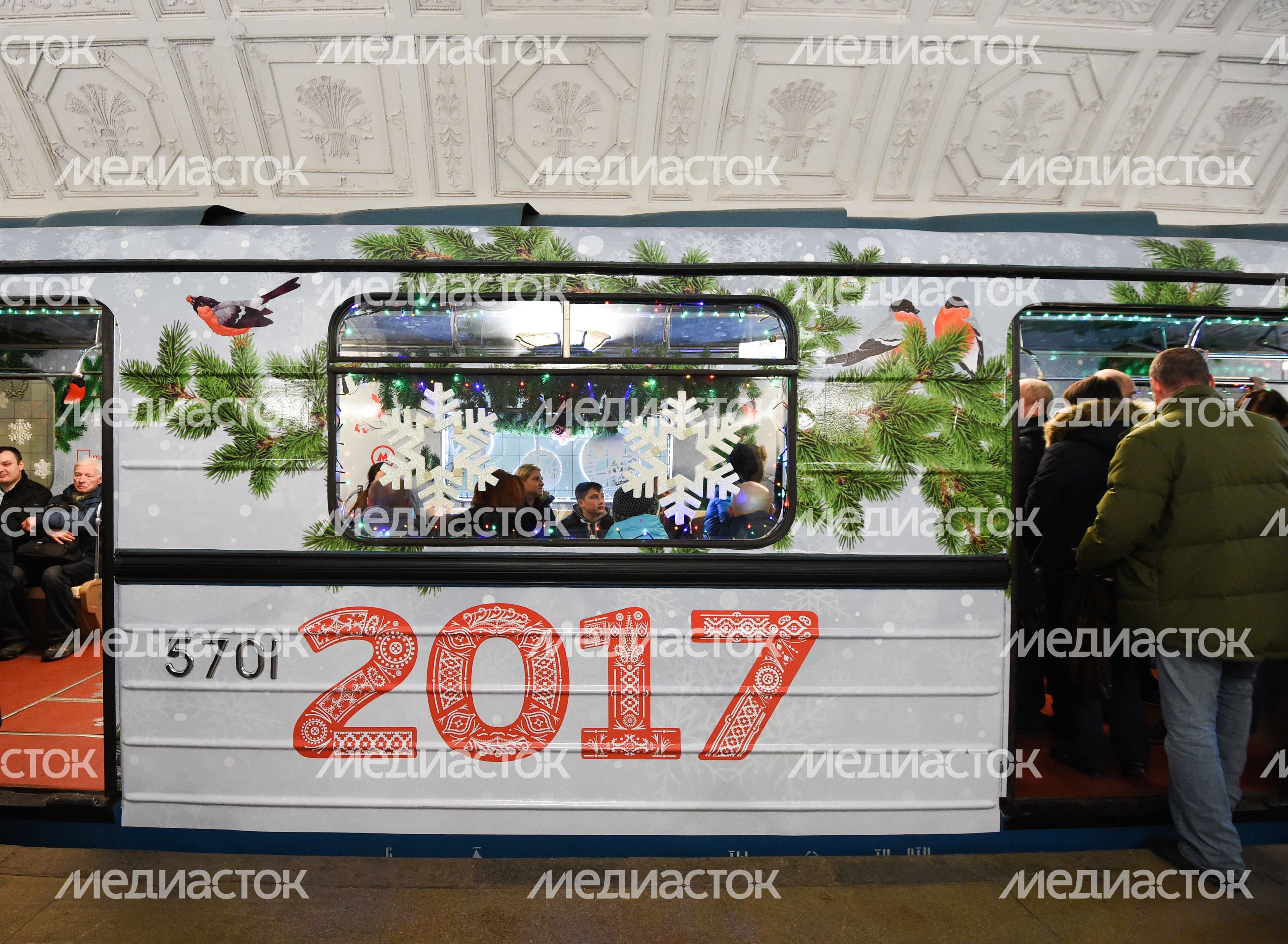 Запуск Новогоднего поезда в метро Москвы Запуск Новогоднего поезда в метро Москвы