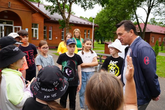 Посещение детей участников СВО в оздоровительном комплексе «Литвиново» Губернатором Подмосковья