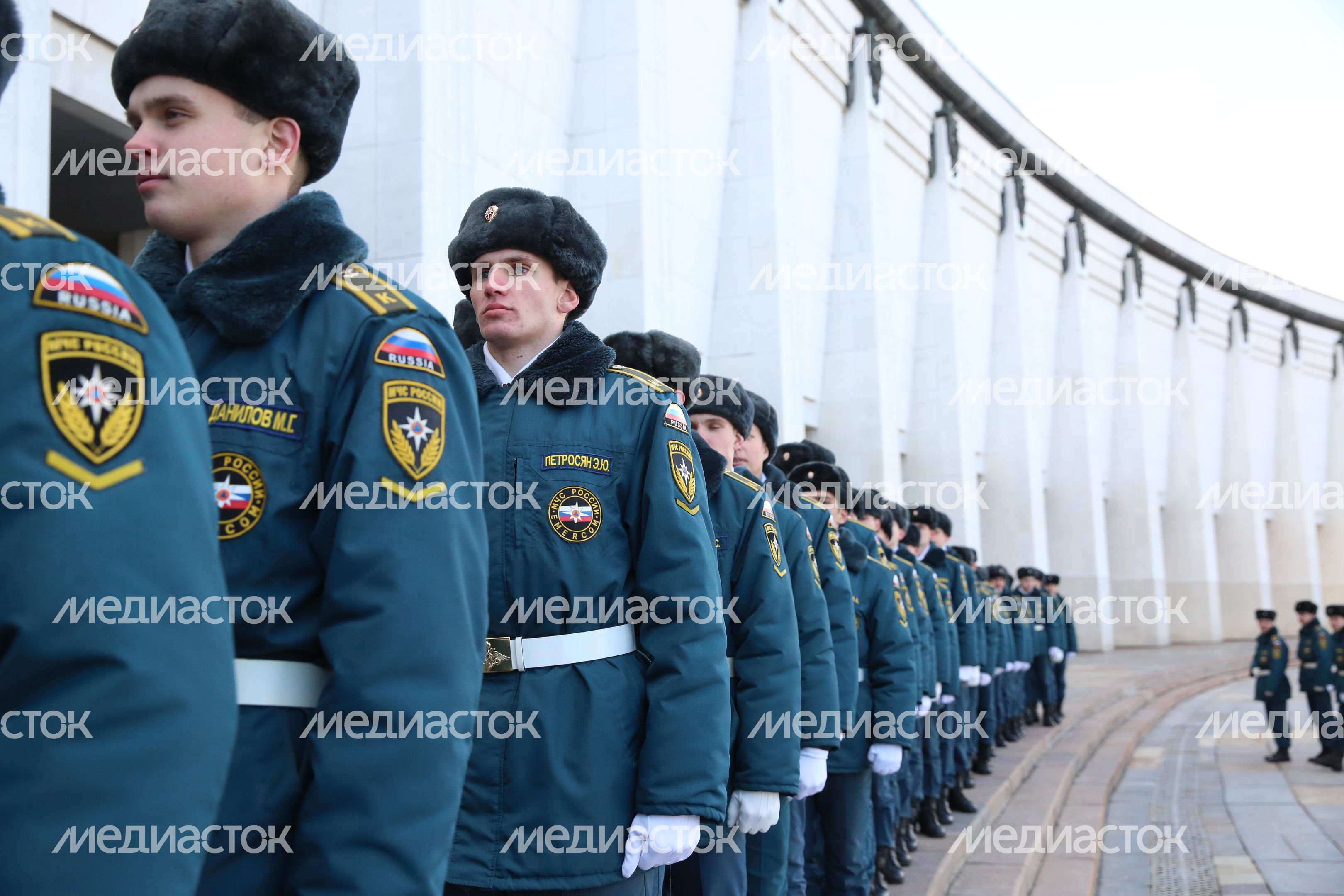 Акция «Знамя Победы» на Поклонной горе в Москве