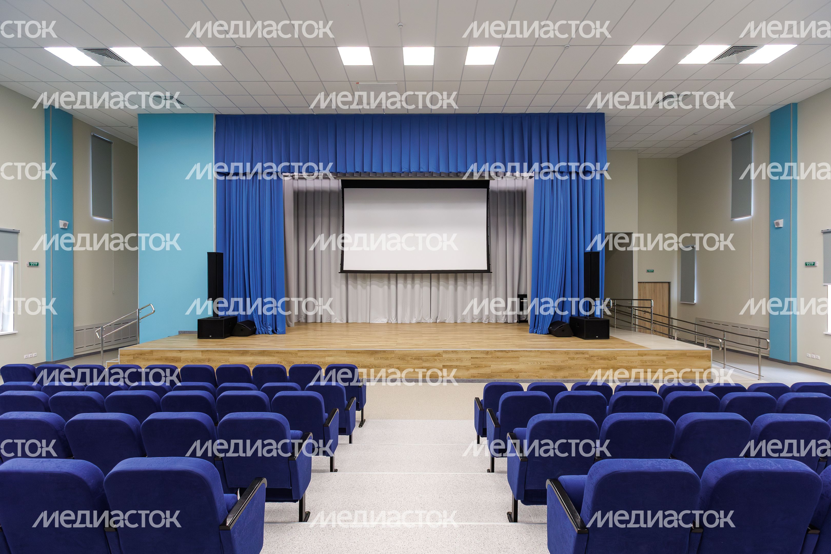 Актовый зал на 200 мест в новой школе Домодедово – образовательном комплексе «Вертикаль» микрорайона Барыбино