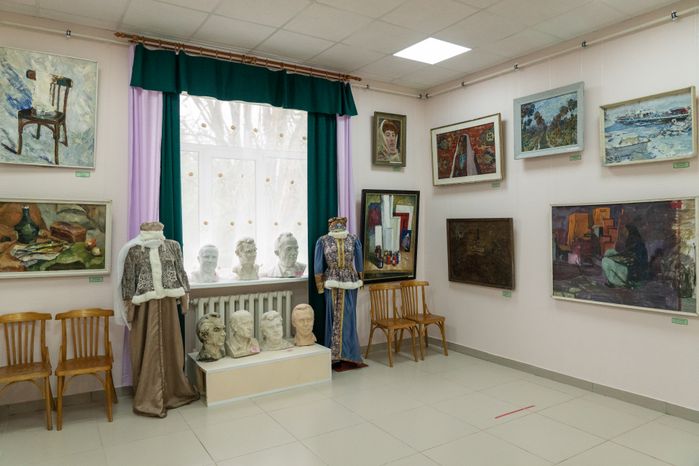 Лотошино. Микулинская картинная галерея