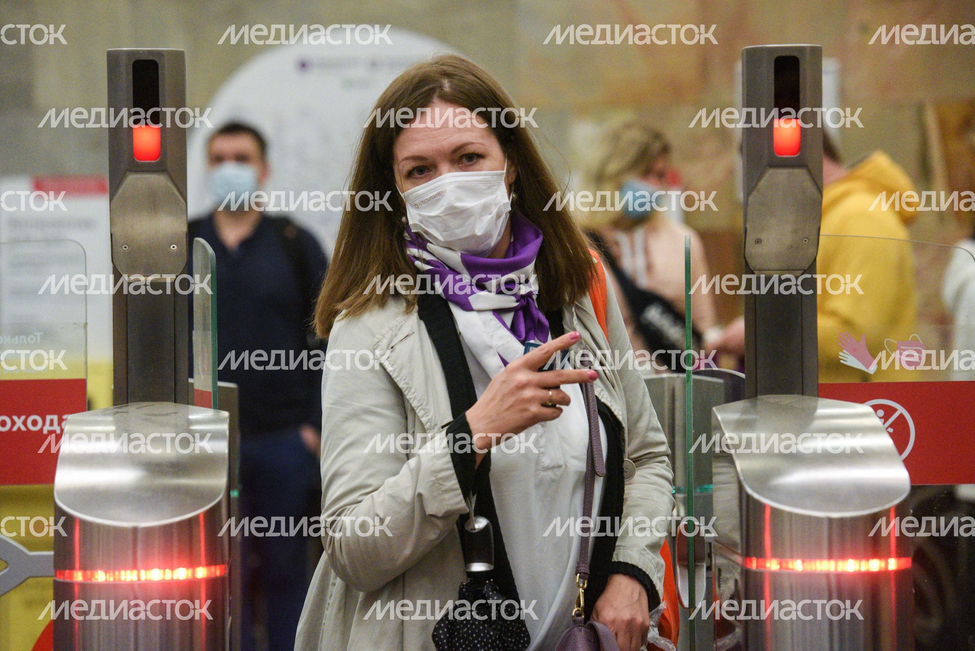 Проверки соблюдения масочно-перчаточного режима в общественном транспорте в Москве