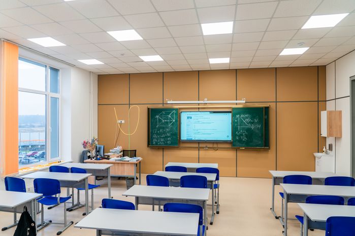 Учебный класс нового корпуса «Интеллектуал» школы «КвантУм» им. Героя СССР В. Фабричнова в мкр. Восточный Звенигорода
