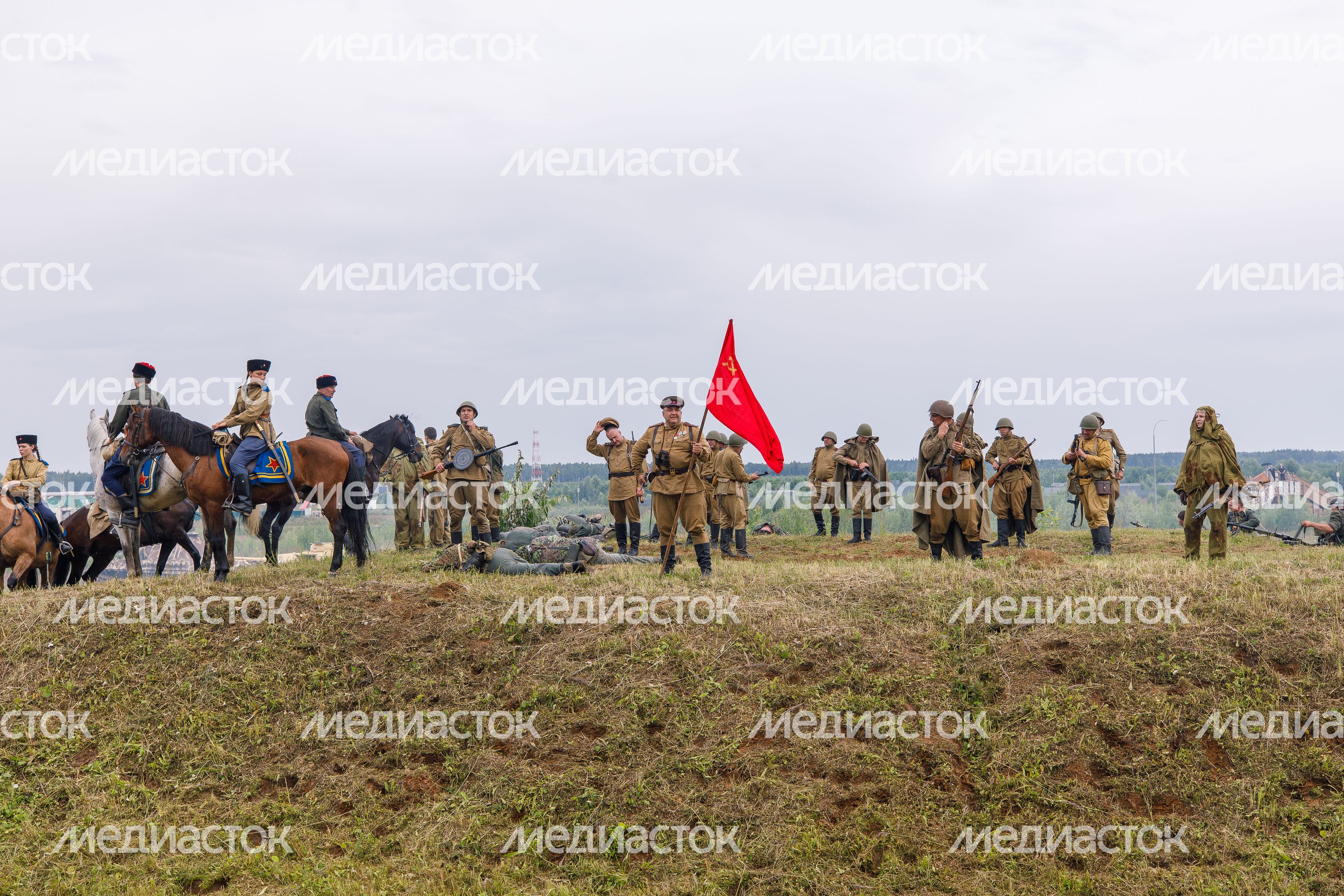 Эпизод Курской битвы под Прохоровкой на военно-исторической реконструкции в Центральном парке «Патриот»